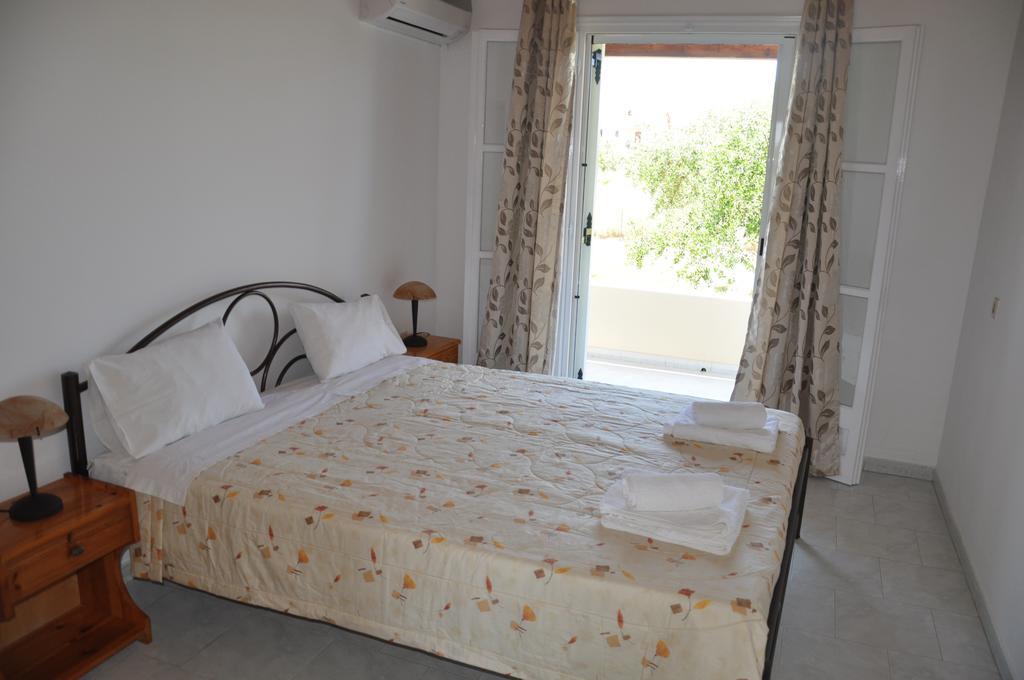 Liberty'S Studios Almiros Beach Bilik gambar